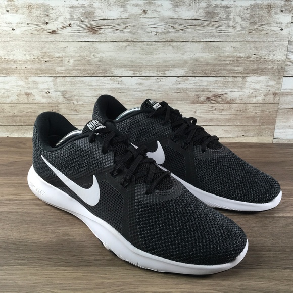 black nike flex trainers